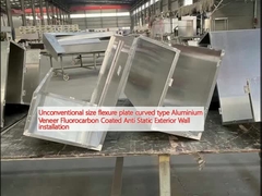 Ukuran tidak konvensional lempeng lentur jenis melengkung Aluminium Veneer Fluorocarbon Coated Anti Static eksterior dinding instalasi