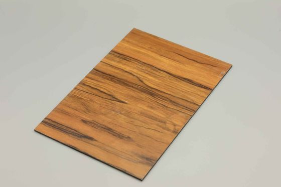 1220 X 2440 Panel Komposit Aluminium Kayu dengan Ketebalan 3MM,4MM dan Permukaan Lapisan HDPE