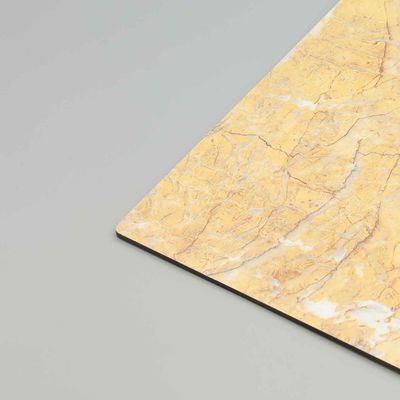 Panel Komposit Aluminium Marmer 4mm. Lembar ACP tahan goresan untuk dinding interior dan eksterior.