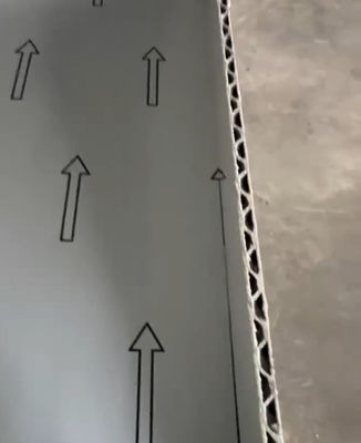 Panel bergelombang aluminium A2 menggabungkan keamanan dan kecanggihan untuk dekorasi dinding eksterior yang tahan api.