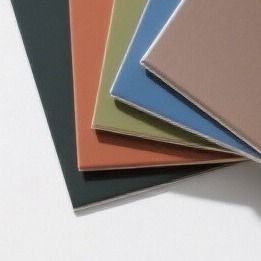 Panel Komposit Aluminium PVDF Standar Permukaan Paduan Aluminium Dengan Lapisan Fluorokarbon Ketahanan Korosi yang Baik